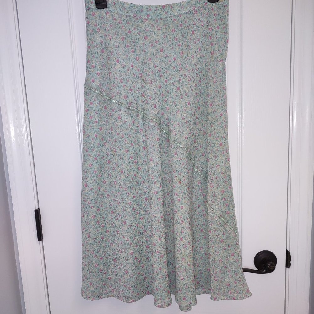 Pre-loved Midi floral skirt, pastel colors spring pattern. Size Small. EUC